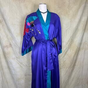 Vintage 80s Periphery Embroidered Satin Robe
